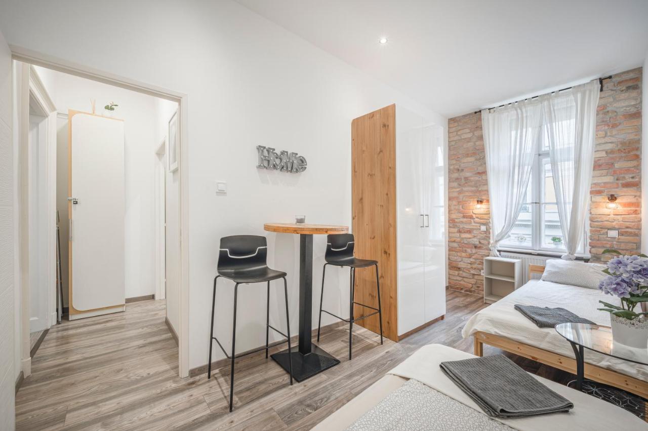 Design Apartment W Ac On Ring Road By Newave Apartments Boedapest Buitenkant foto