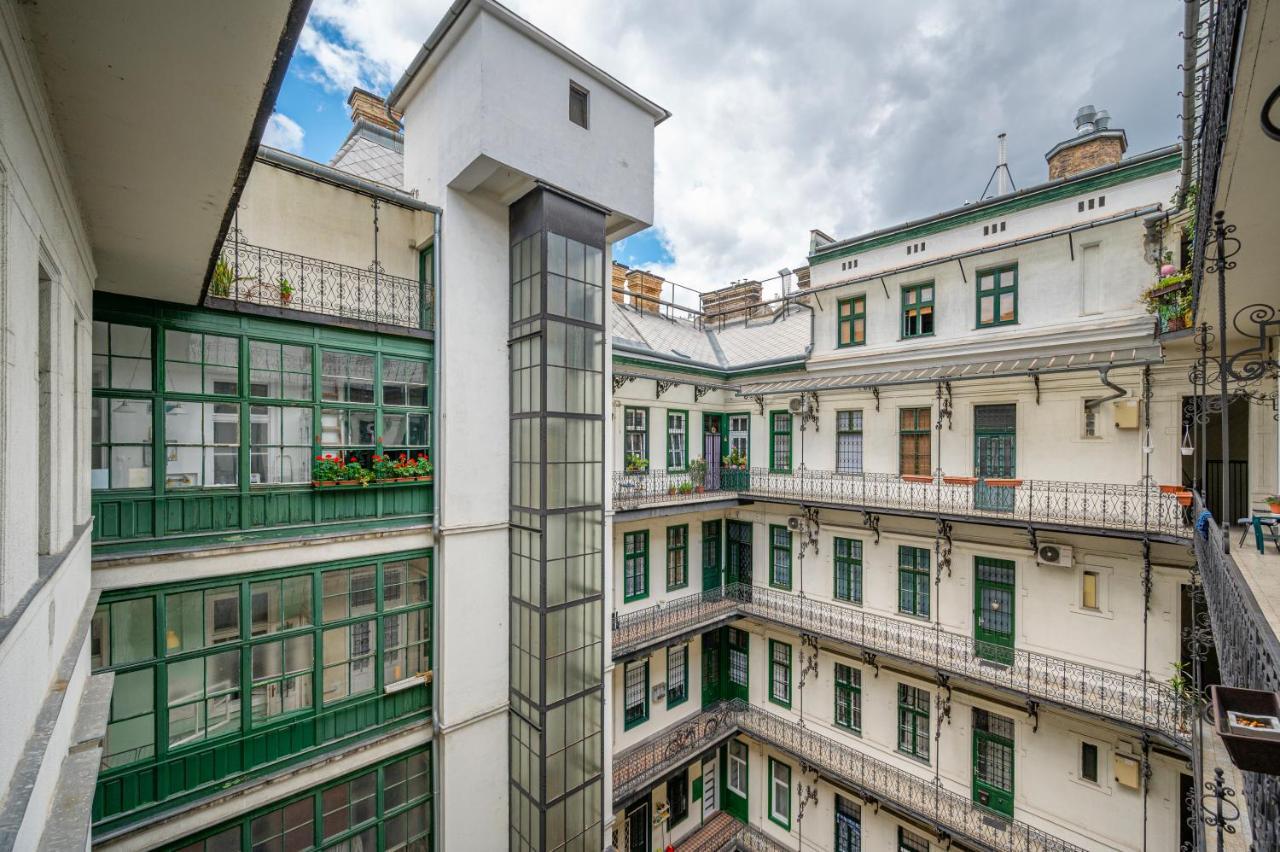 Design Apartment W Ac On Ring Road By Newave Apartments Boedapest Buitenkant foto